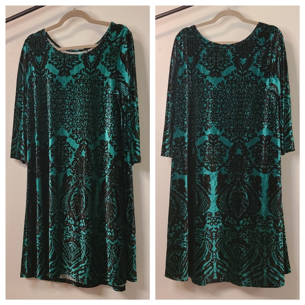 Elegant Green and Black Long Sleeve Dress.